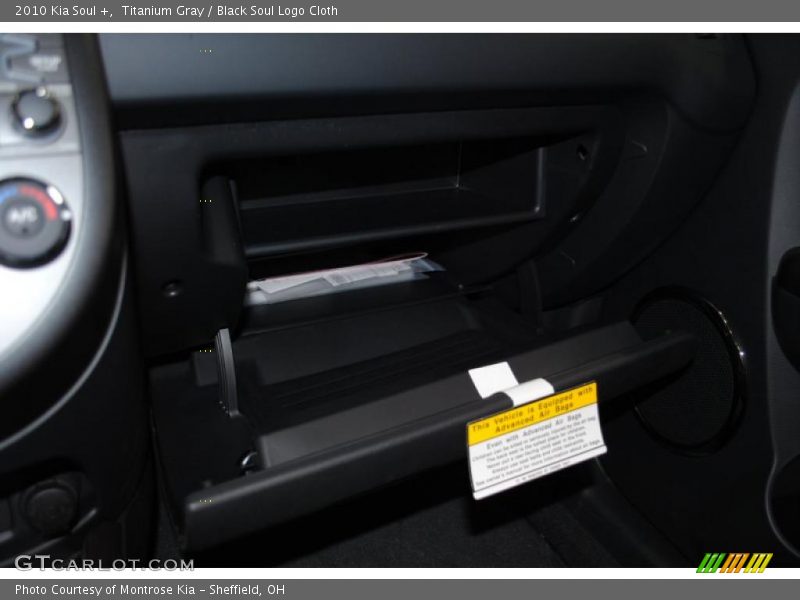 Titanium Gray / Black Soul Logo Cloth 2010 Kia Soul +