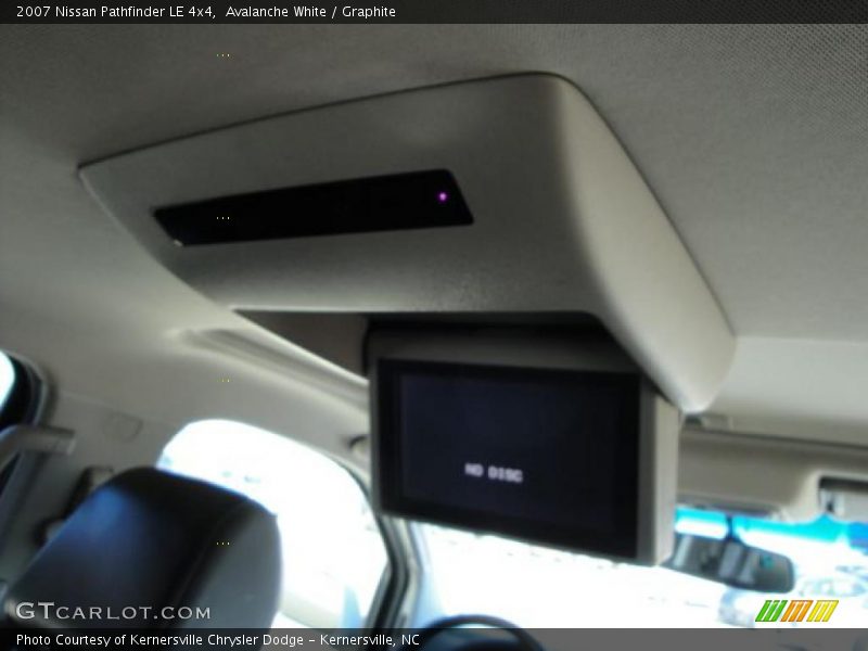 Avalanche White / Graphite 2007 Nissan Pathfinder LE 4x4