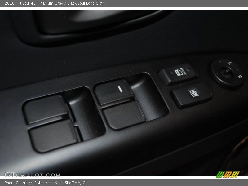 Titanium Gray / Black Soul Logo Cloth 2010 Kia Soul +