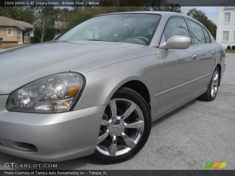 Brilliant Silver / Willow 2004 Infiniti Q 45 Luxury Sedan