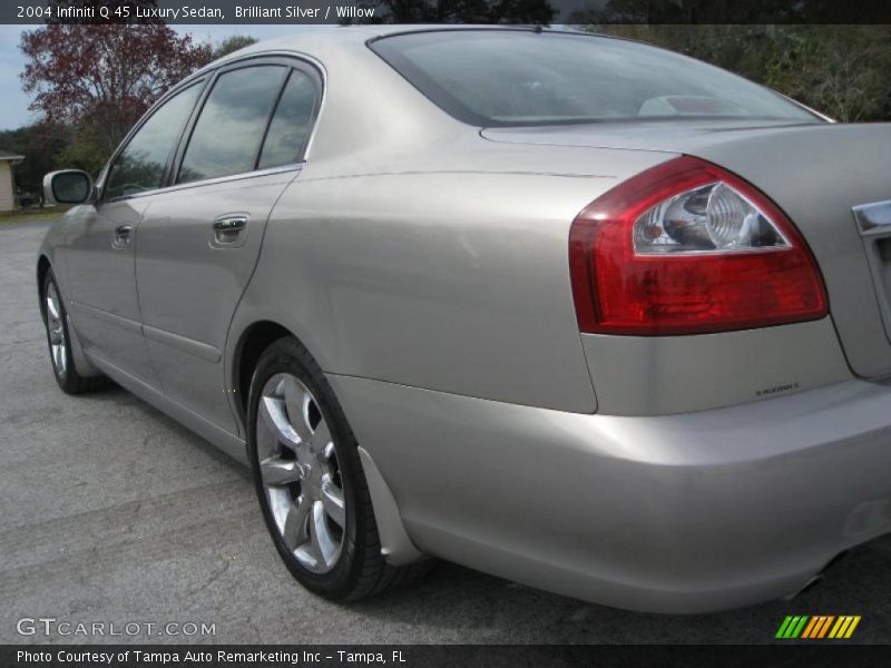 Brilliant Silver / Willow 2004 Infiniti Q 45 Luxury Sedan