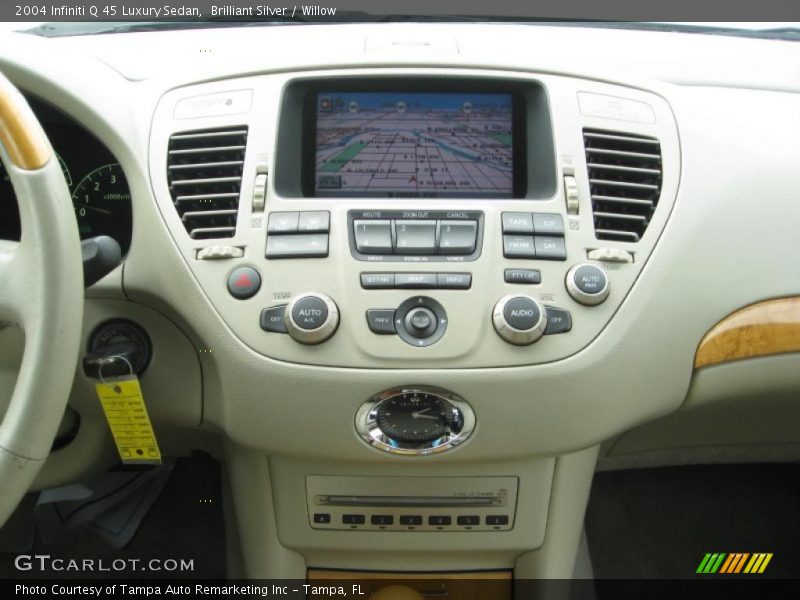 Brilliant Silver / Willow 2004 Infiniti Q 45 Luxury Sedan