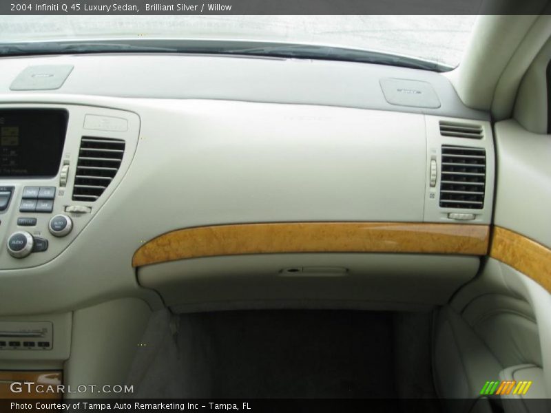 Brilliant Silver / Willow 2004 Infiniti Q 45 Luxury Sedan