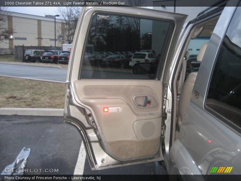 Light Pewter Metallic / Medium Oak 2000 Chevrolet Tahoe Z71 4x4