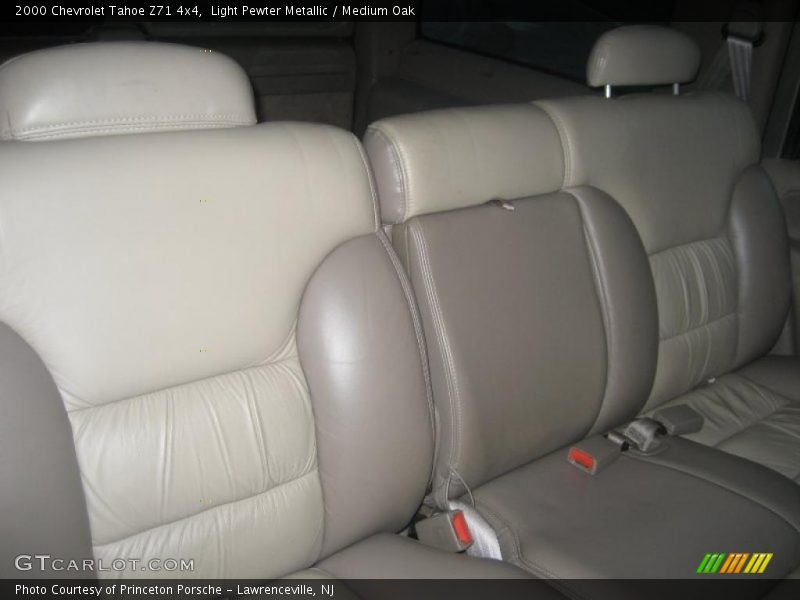 Light Pewter Metallic / Medium Oak 2000 Chevrolet Tahoe Z71 4x4