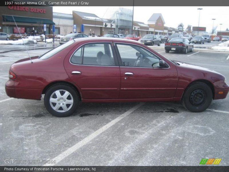 Garnet Red Pearl / Gray 1997 Nissan Altima GXE