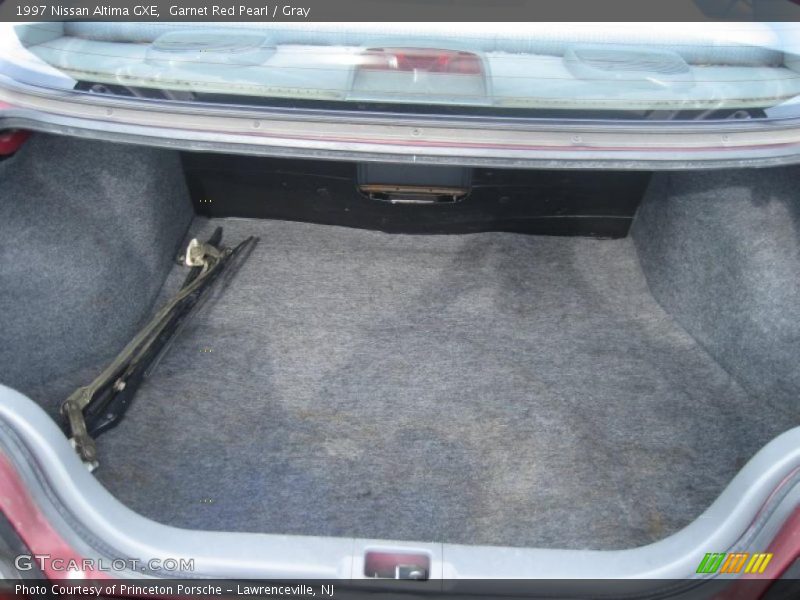 Garnet Red Pearl / Gray 1997 Nissan Altima GXE