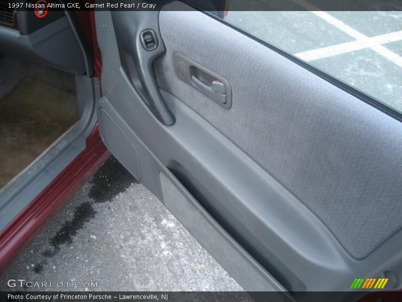 Garnet Red Pearl / Gray 1997 Nissan Altima GXE