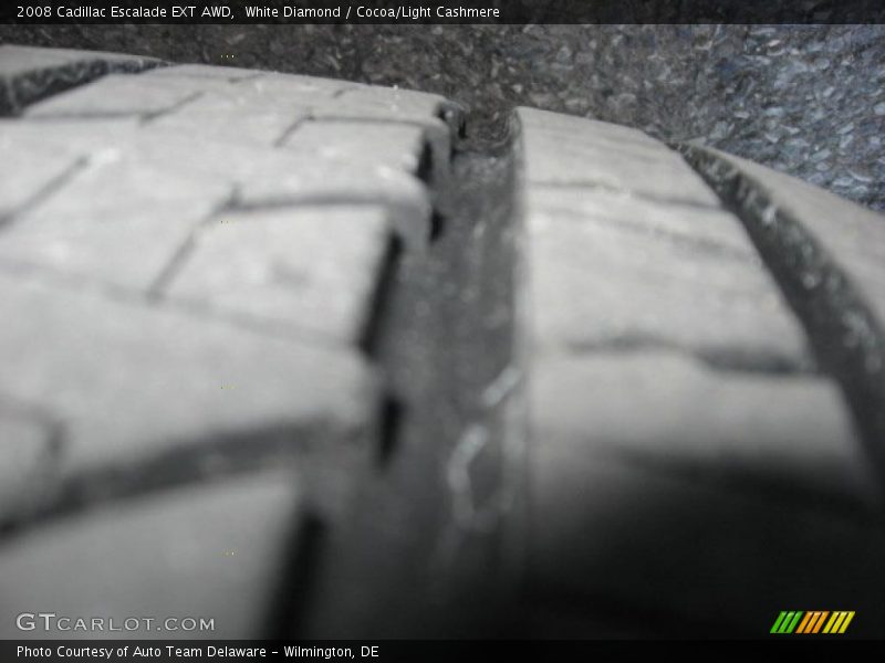 White Diamond / Cocoa/Light Cashmere 2008 Cadillac Escalade EXT AWD