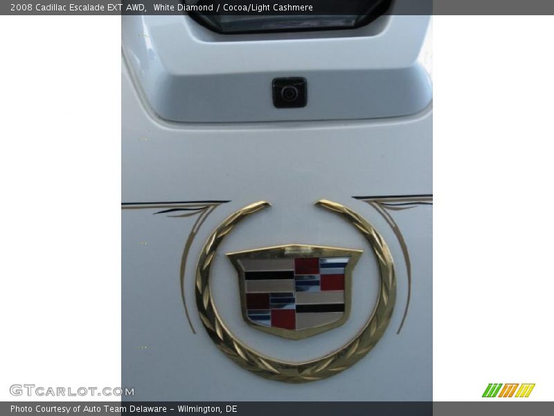 White Diamond / Cocoa/Light Cashmere 2008 Cadillac Escalade EXT AWD