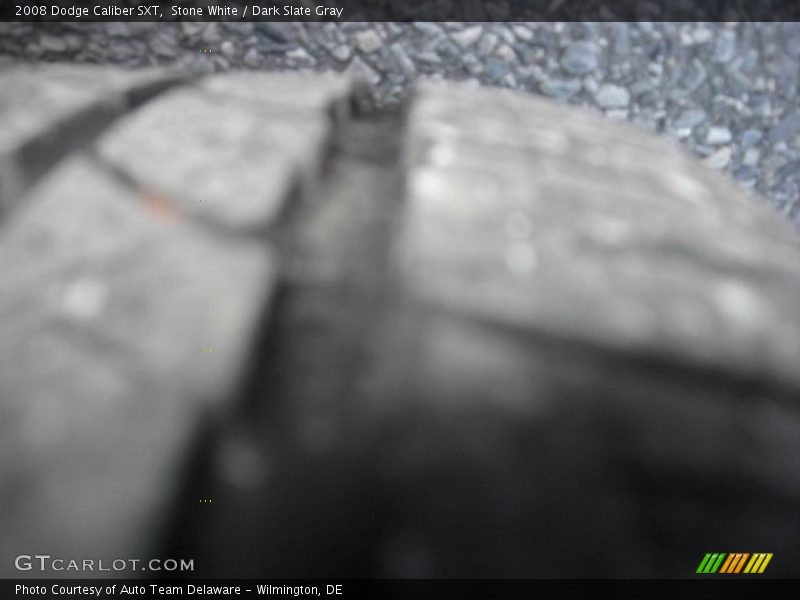 Stone White / Dark Slate Gray 2008 Dodge Caliber SXT