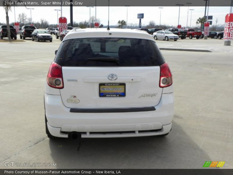 Super White / Dark Gray 2004 Toyota Matrix