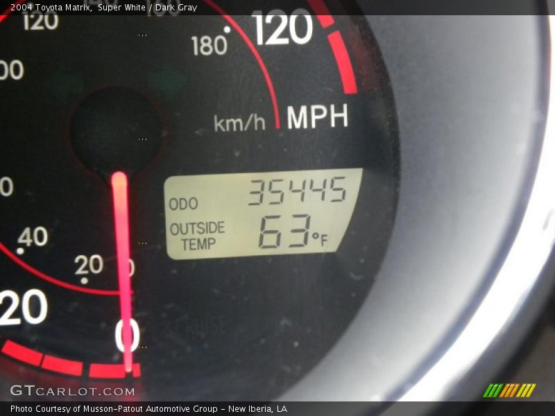 Super White / Dark Gray 2004 Toyota Matrix
