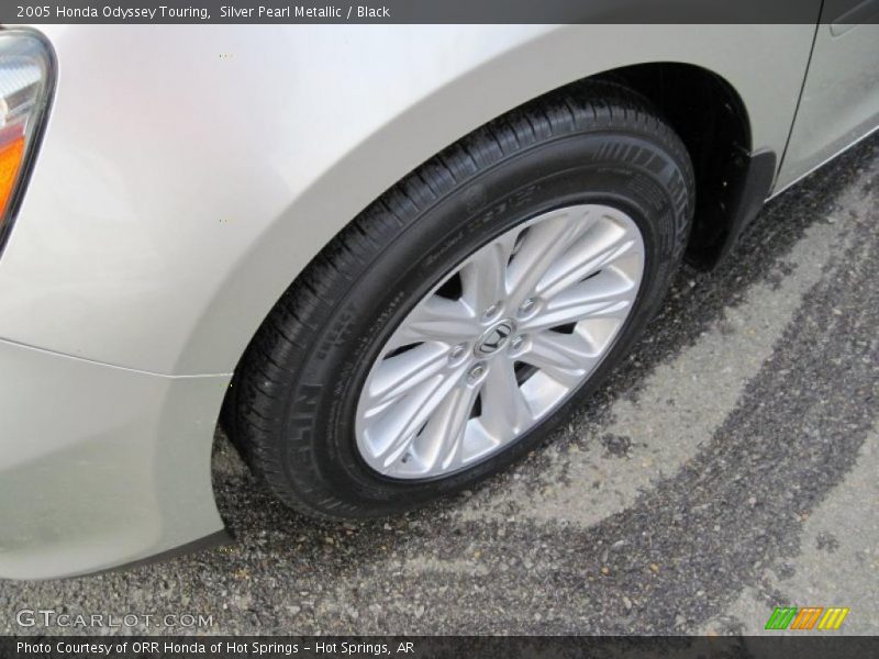 Silver Pearl Metallic / Black 2005 Honda Odyssey Touring