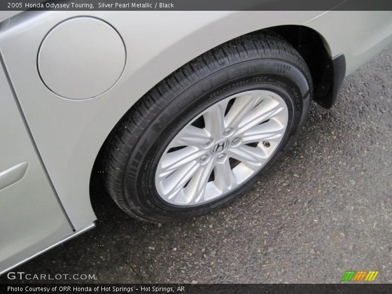 Silver Pearl Metallic / Black 2005 Honda Odyssey Touring