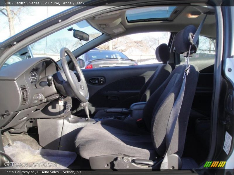White / Black 2002 Saturn S Series SC2 Coupe