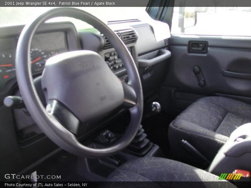 Patriot Blue Pearl / Agate Black 2001 Jeep Wrangler SE 4x4