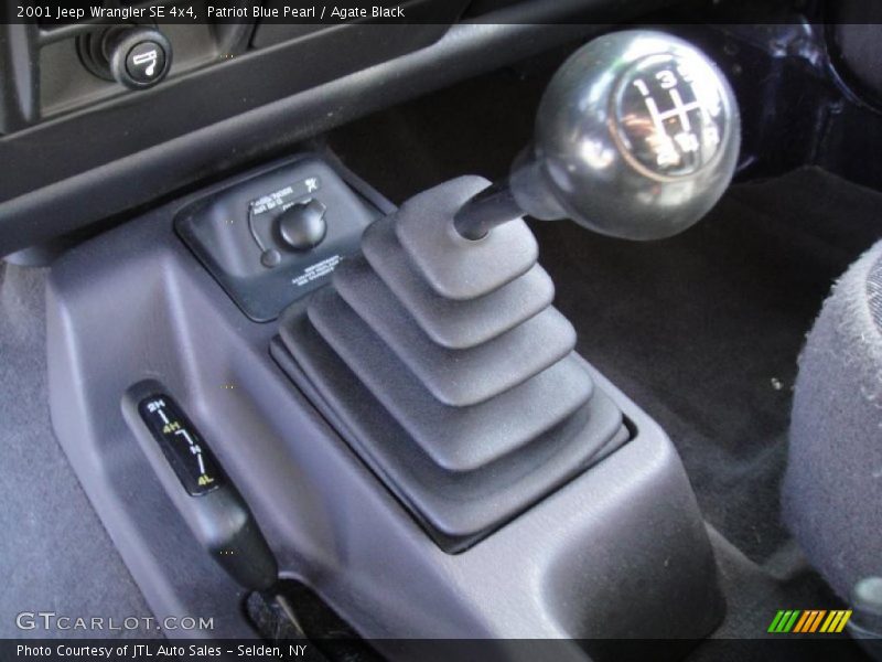 Patriot Blue Pearl / Agate Black 2001 Jeep Wrangler SE 4x4