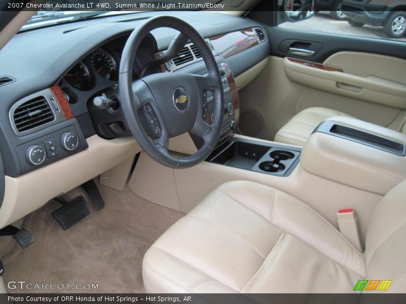 Summit White / Light Titanium/Ebony 2007 Chevrolet Avalanche LT 4WD
