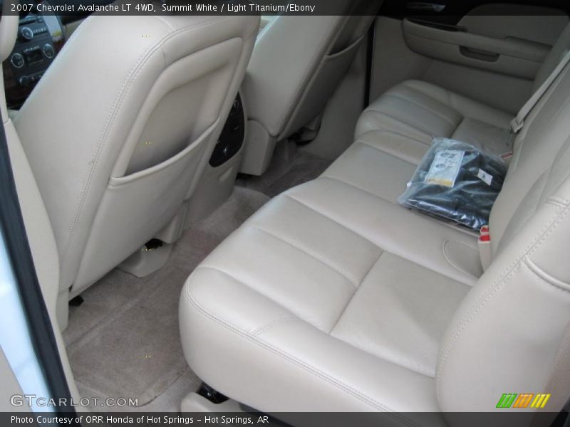 Summit White / Light Titanium/Ebony 2007 Chevrolet Avalanche LT 4WD