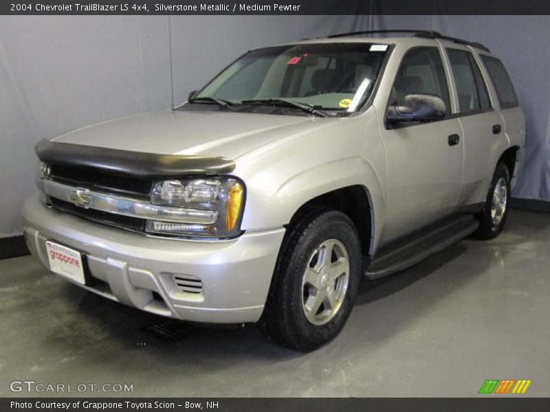 Silverstone Metallic / Medium Pewter 2004 Chevrolet TrailBlazer LS 4x4