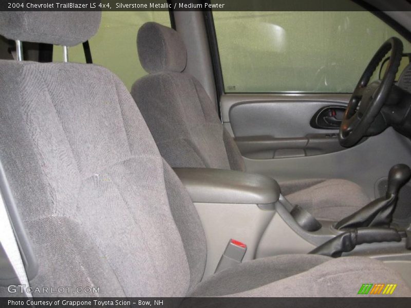 Silverstone Metallic / Medium Pewter 2004 Chevrolet TrailBlazer LS 4x4