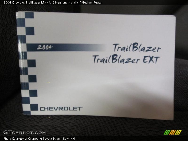 Silverstone Metallic / Medium Pewter 2004 Chevrolet TrailBlazer LS 4x4