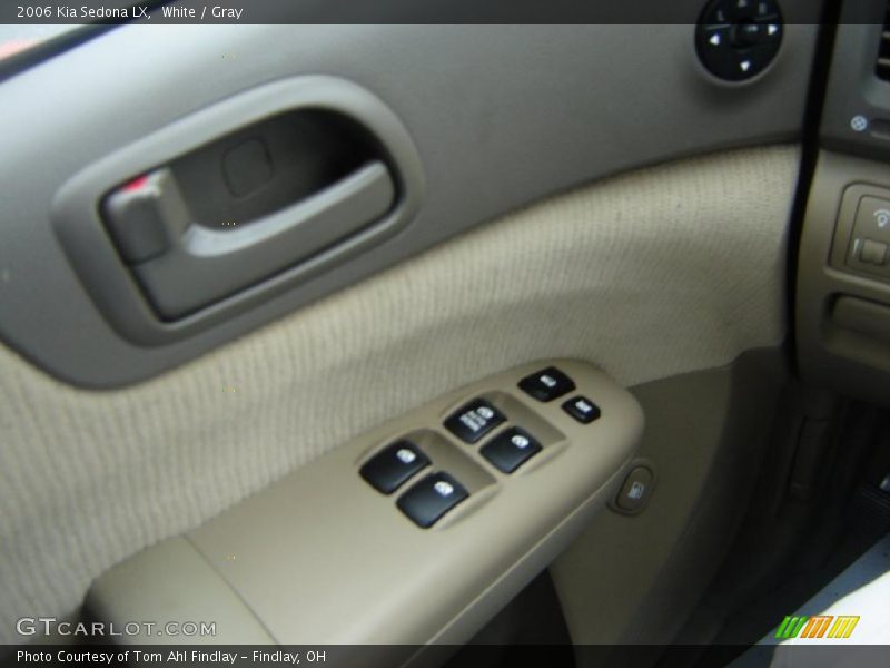 White / Gray 2006 Kia Sedona LX