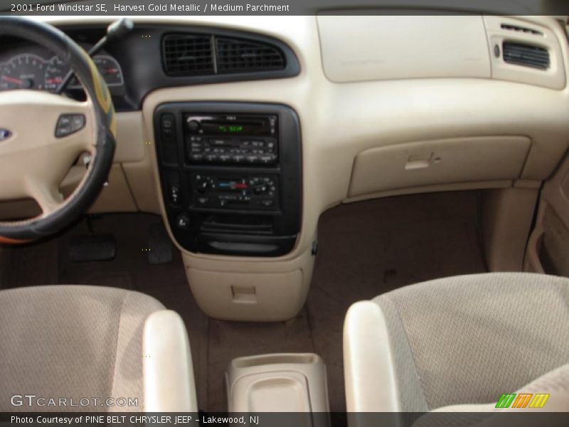 Harvest Gold Metallic / Medium Parchment 2001 Ford Windstar SE