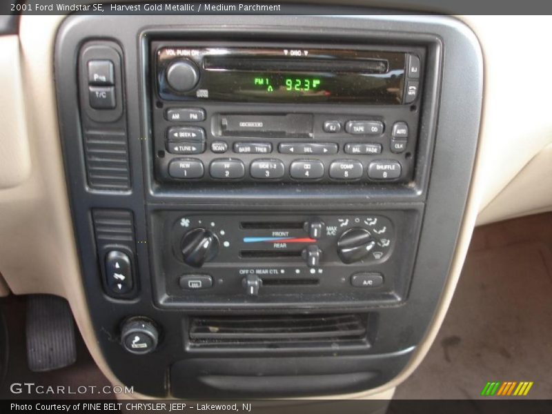 Harvest Gold Metallic / Medium Parchment 2001 Ford Windstar SE