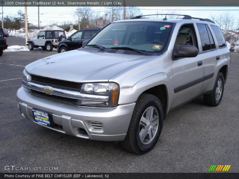 Silverstone Metallic / Light Gray 2005 Chevrolet TrailBlazer LS 4x4