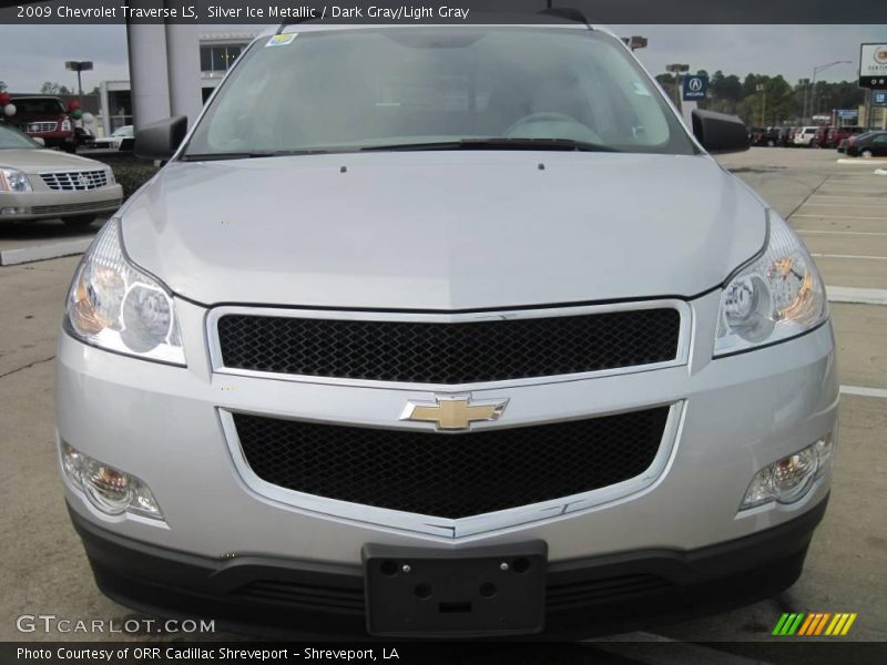 Silver Ice Metallic / Dark Gray/Light Gray 2009 Chevrolet Traverse LS