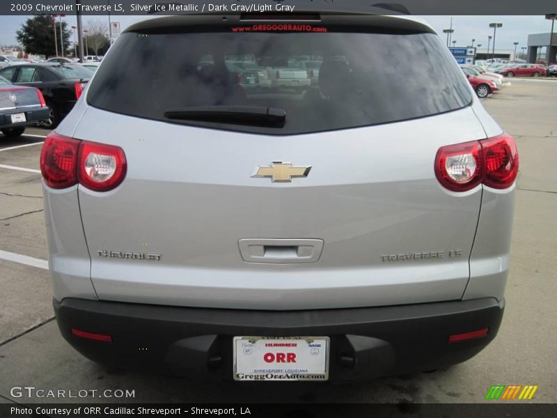 Silver Ice Metallic / Dark Gray/Light Gray 2009 Chevrolet Traverse LS