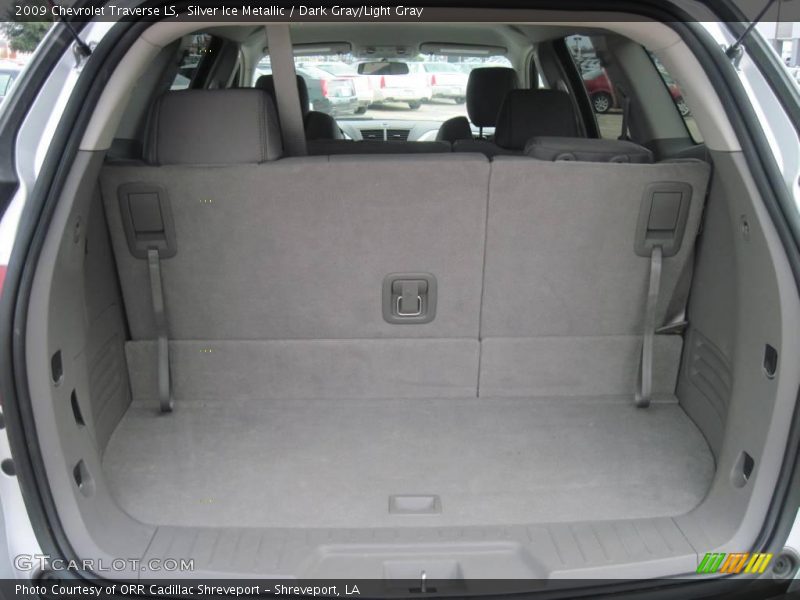 Silver Ice Metallic / Dark Gray/Light Gray 2009 Chevrolet Traverse LS