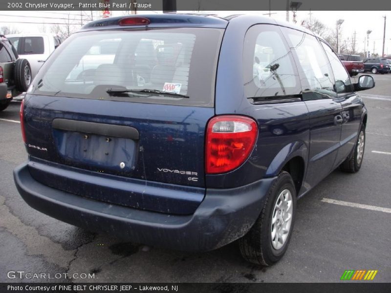 Patriot Blue Pearl / Taupe 2002 Chrysler Voyager