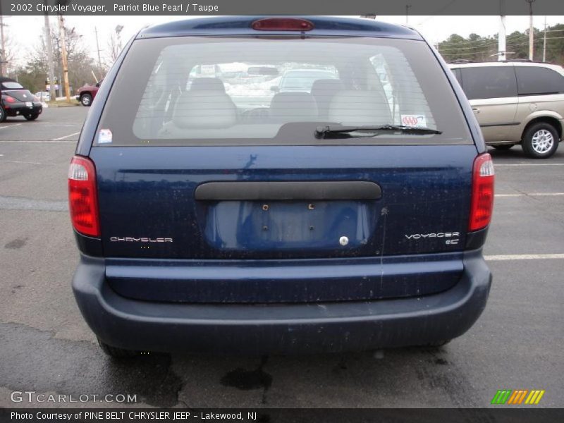 Patriot Blue Pearl / Taupe 2002 Chrysler Voyager