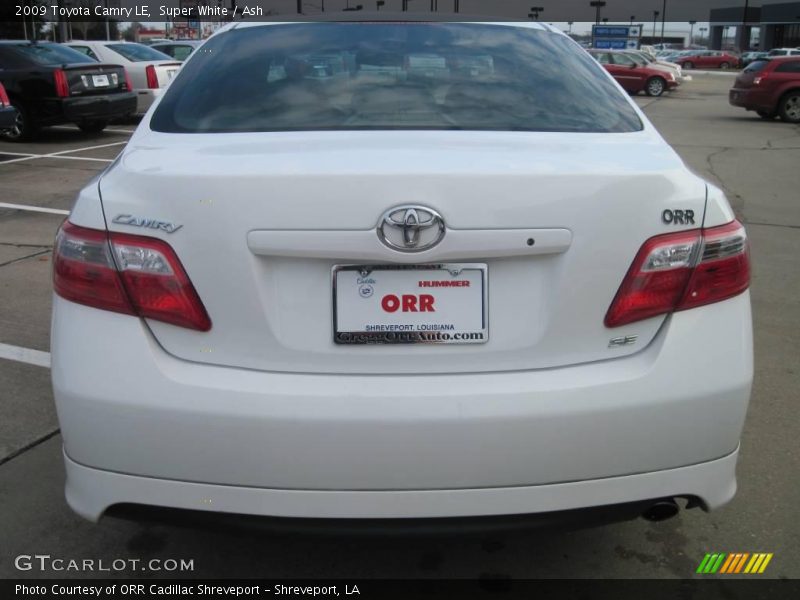 Super White / Ash 2009 Toyota Camry LE