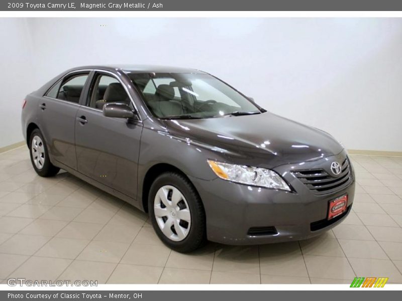 Magnetic Gray Metallic / Ash 2009 Toyota Camry LE