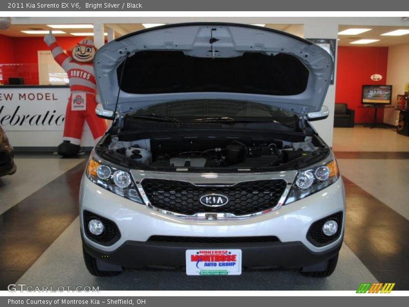 Bright Silver / Black 2011 Kia Sorento EX V6