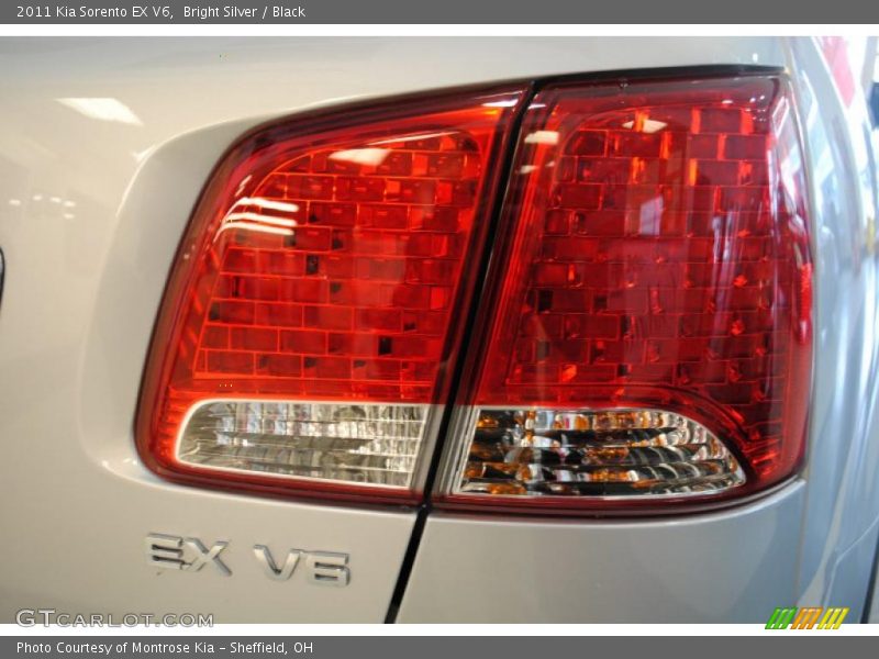 Bright Silver / Black 2011 Kia Sorento EX V6