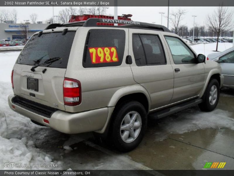 Sahara Beige Metallic / Beige 2002 Nissan Pathfinder SE 4x4