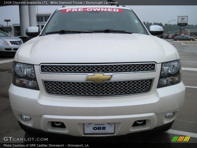 White Diamond Tricoat / Ebony/Light Cashmere 2008 Chevrolet Avalanche LTZ