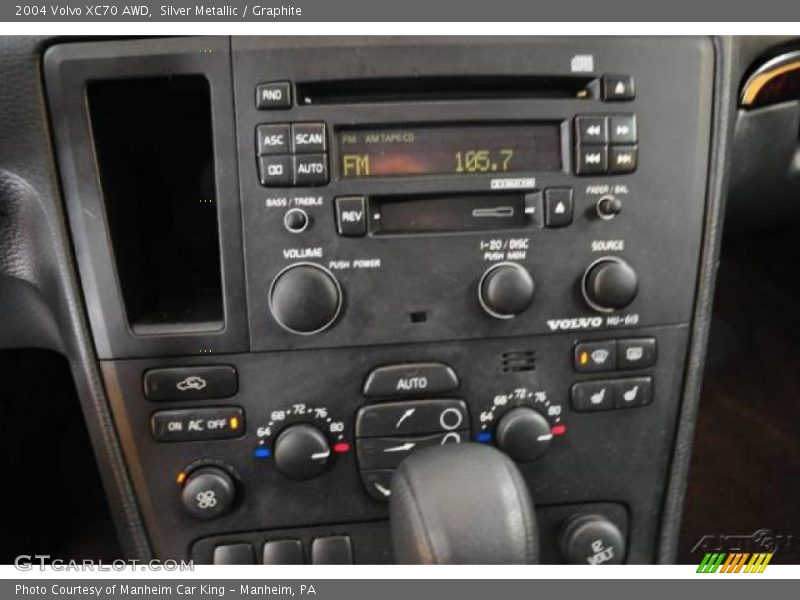 Silver Metallic / Graphite 2004 Volvo XC70 AWD