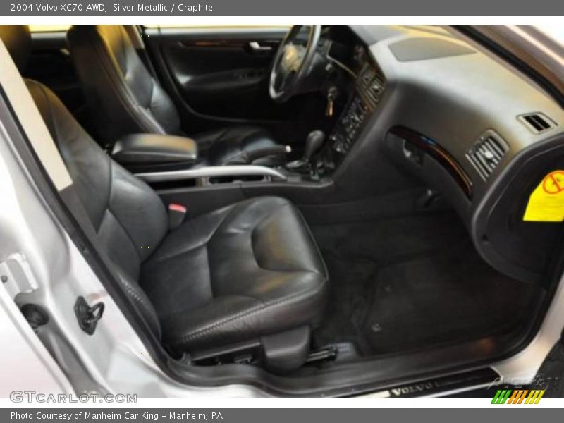 Silver Metallic / Graphite 2004 Volvo XC70 AWD