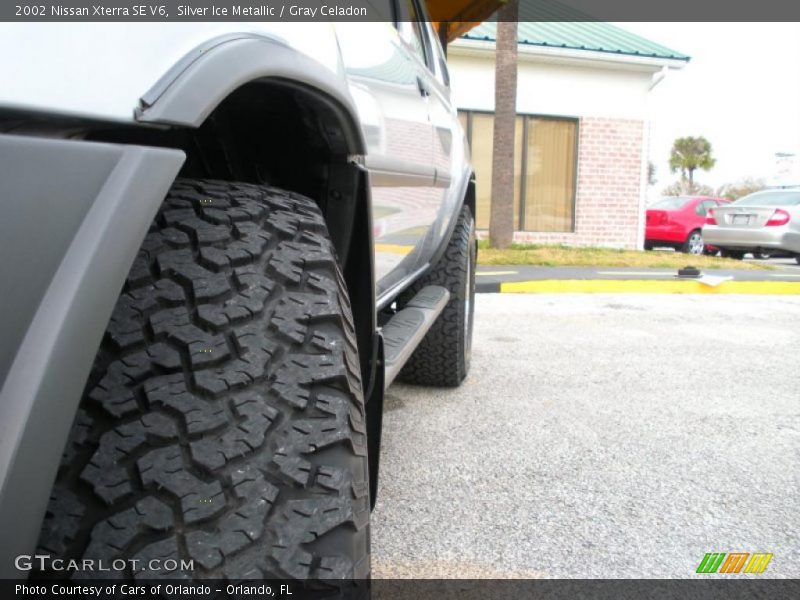 Silver Ice Metallic / Gray Celadon 2002 Nissan Xterra SE V6