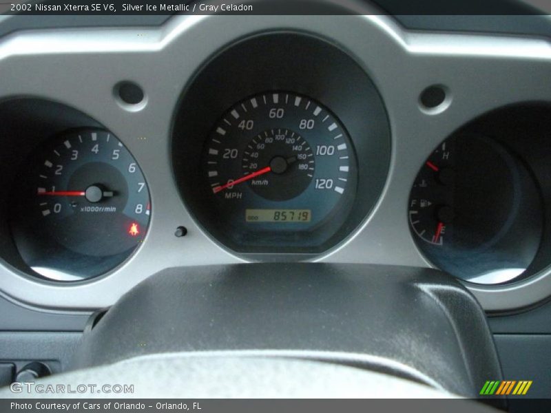 Silver Ice Metallic / Gray Celadon 2002 Nissan Xterra SE V6
