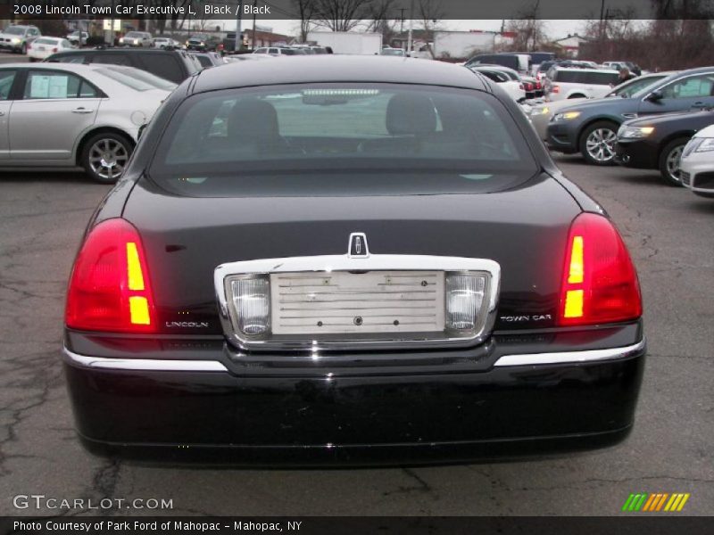 Black / Black 2008 Lincoln Town Car Executive L