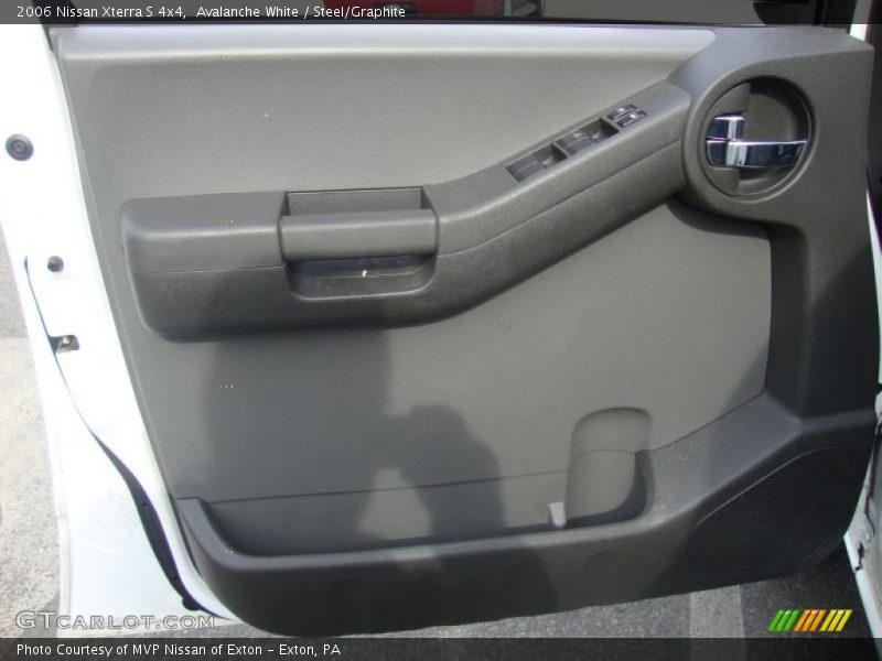 Avalanche White / Steel/Graphite 2006 Nissan Xterra S 4x4