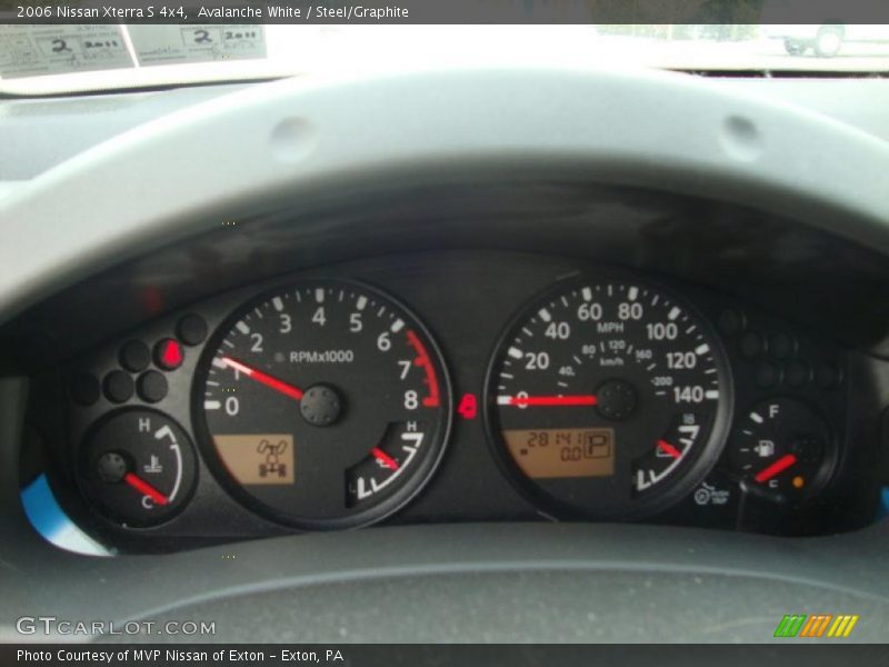 Avalanche White / Steel/Graphite 2006 Nissan Xterra S 4x4