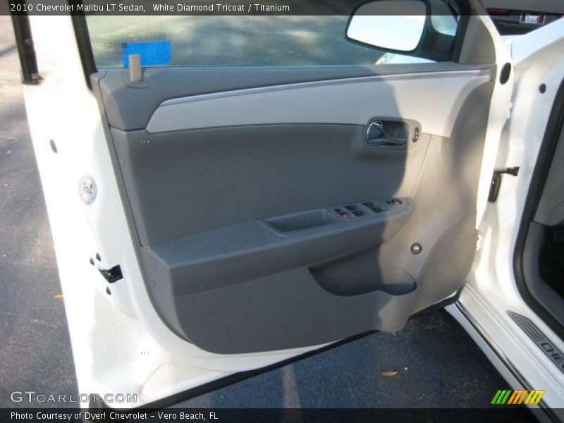 White Diamond Tricoat / Titanium 2010 Chevrolet Malibu LT Sedan